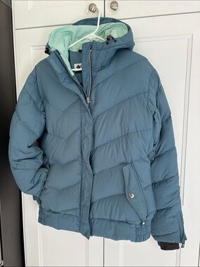 Columbia Blue Women's Puffer Jacket with Mint Hood Lining